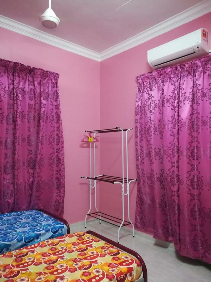 Homestay Damai Yusmila กัวลาตรังกานู ภายนอก รูปภาพ