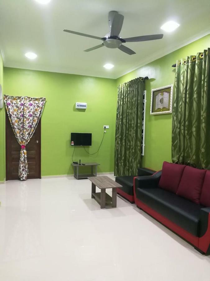 Homestay Damai Yusmila กัวลาตรังกานู ภายนอก รูปภาพ