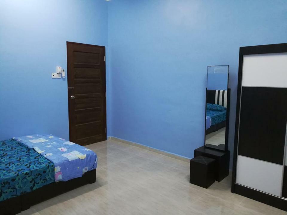 Homestay Damai Yusmila กัวลาตรังกานู ภายนอก รูปภาพ